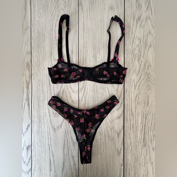 Frurty Booty  2 price intimit wear  XS. Black